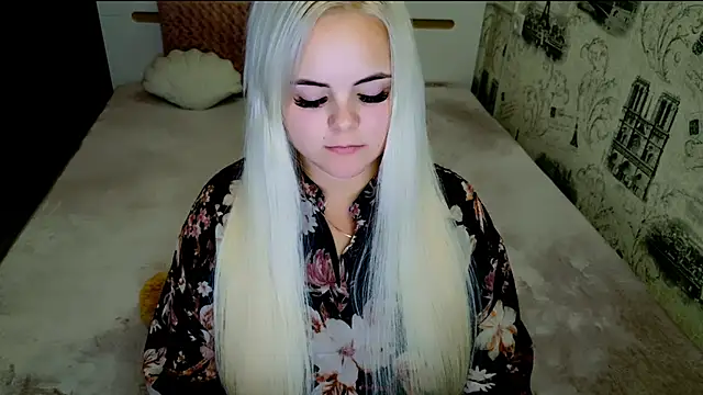 lovely-eyes online show from October 2025 07:25:02 PM