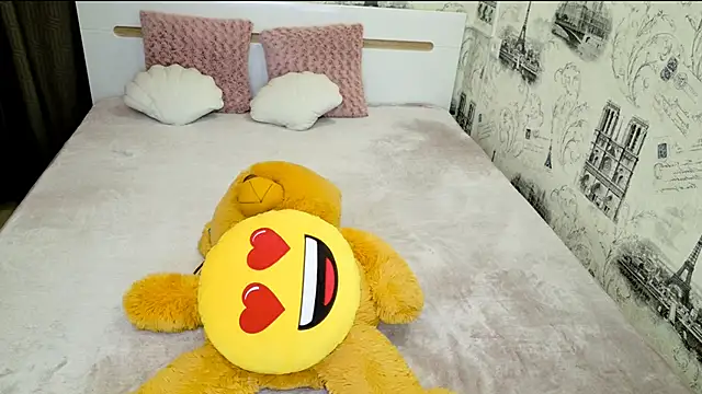 lovely-eyes online show from October 2025 05:57:01 PM