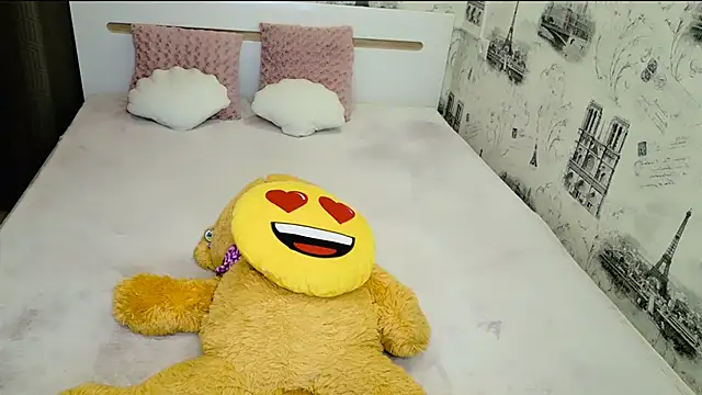 lovely-eyes online show from December 2025 08:04:02 PM