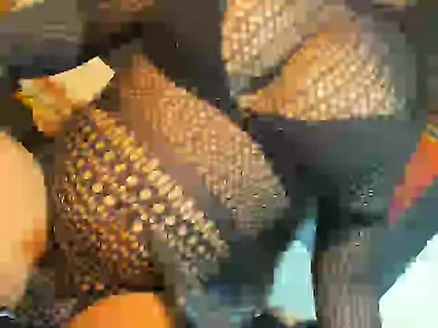 Snapshot of cristallwright chatting on April 2026 04:06:01 AM cristallwright online show from April 2026 04:06:01 AM