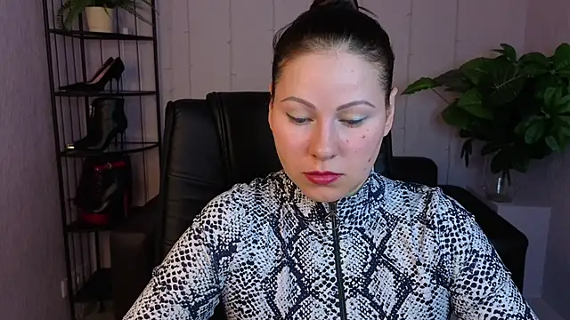 Dana  dom online show from April 2026 04:05:02 AM