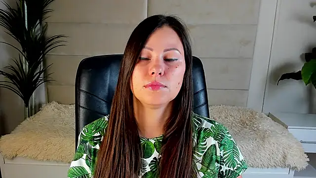 Dana  dom online show from November 2025 12:58:02 AM