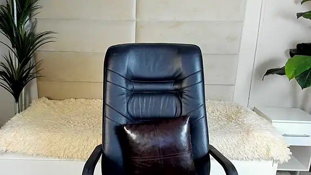 Dana  dom online show from November 2025 01:04:02 PM