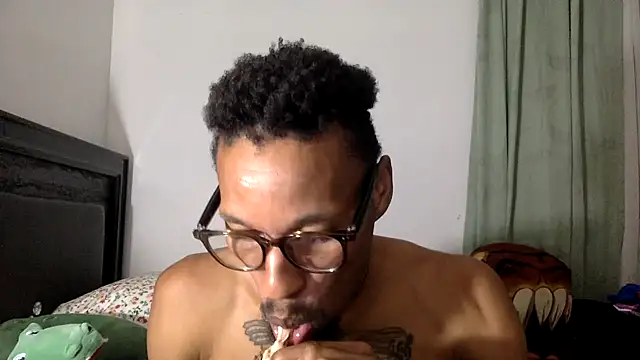 Snapshot of KingDerRico chatting on September 2025 01:06:02 AM KingDerRico online show from September 2025 01:06:02 AM