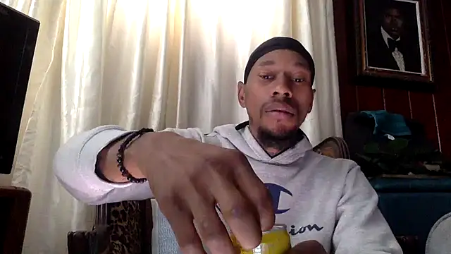 KingDerRico online show from November 2025 05:06:02 PM