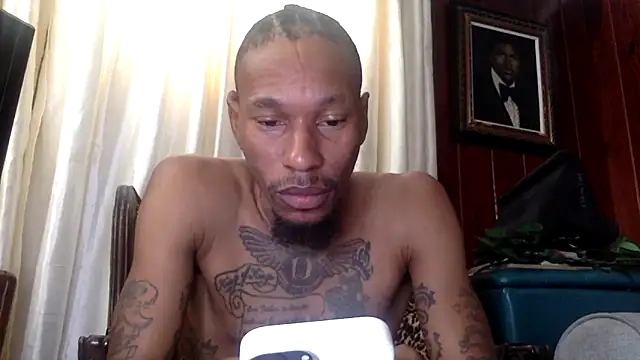 Snapshot of KingDerRico chatting on October 2025 04:39:01 PM KingDerRico online show from October 2025 04:39:01 PM