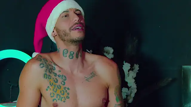 Snapshot of RickG_Oficial chatting on December 2024 11:45:02 PM RickG Oficial online show from December 2024 11:45:02 PM
