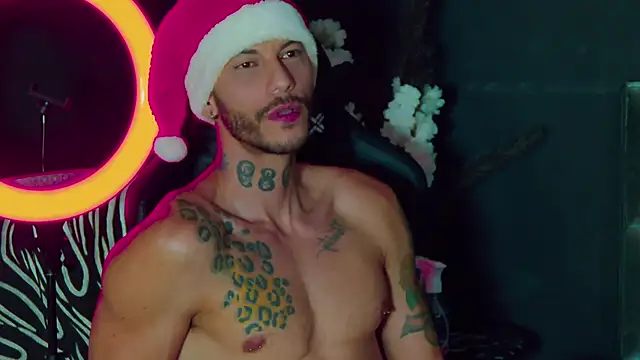 Snapshot of RickG_Oficial chatting on December 2024 08:43:01 PM RickG Oficial online show from December 2024 08:43:01 PM