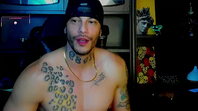 Snapshot of RickG_Oficial chatting on October 2025 11:08:01 PM RickG Oficial online show from October 2025 11:08:01 PM