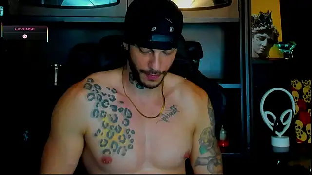 Snapshot of RickG_Oficial chatting on September 2025 10:47:01 PM RickG Oficial online show from September 2025 10:47:01 PM