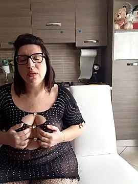 Snapshot of carolyne2023 chatting on February 2026 08:05:02 AM carolyne2023 online show from February 2026 08:05:02 AM