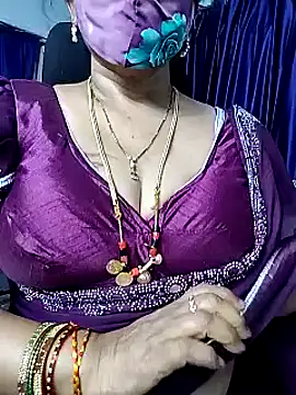 Snapshot of Rani_Darling_99 chatting on April 2026 09:32:01 PM Rani Darling 99 online show from April 2026 09:32:01 PM