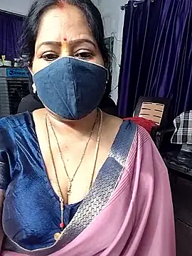 Snapshot of Rani_Darling_99 chatting on May 2026 08:40:02 PM Rani Darling 99 online show from May 2026 08:40:02 PM