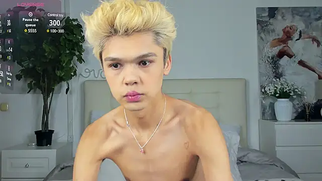 Snapshot of Felix_Rey chatting on March 2025 04:33:02 PM Felix Rey online show from March 2025 04:33:02 PM