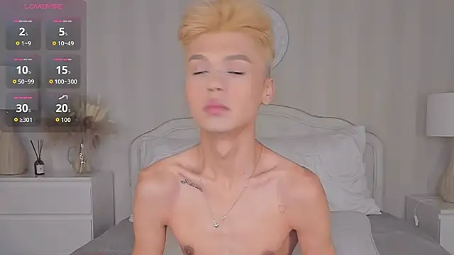 Snapshot of Felix_Rey chatting on November 2025 05:28:01 PM Felix Rey online show from November 2025 05:28:01 PM