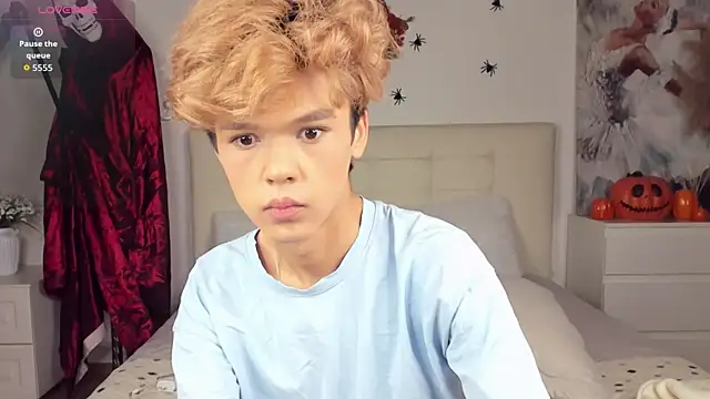 Snapshot of Felix_Rey chatting on October 2025 05:23:02 PM Felix Rey online show from October 2025 05:23:02 PM