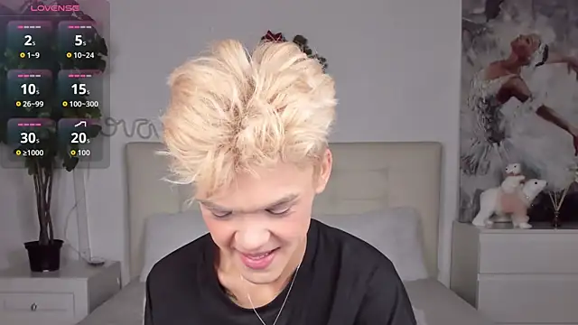 Snapshot of Felix_Rey chatting on December 2025 07:29:01 PM Felix Rey online show from December 2025 07:29:01 PM