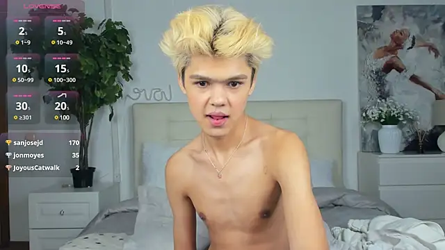 Snapshot of Felix_Rey chatting on March 2025 10:43:01 PM Felix Rey online show from March 2025 10:43:01 PM