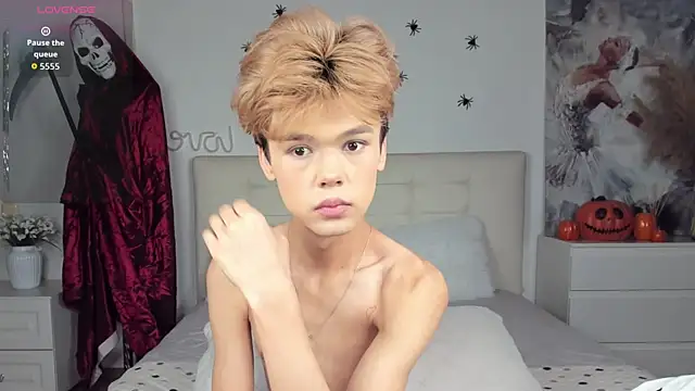 Snapshot of Felix_Rey chatting on October 2025 04:48:01 PM Felix Rey online show from October 2025 04:48:01 PM