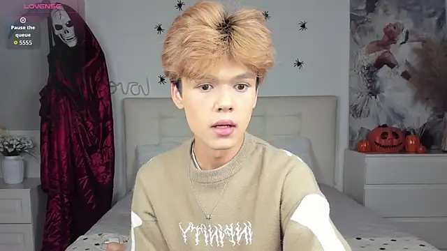 Snapshot of Felix_Rey chatting on October 2025 04:04:01 PM Felix Rey online show from October 2025 04:04:01 PM