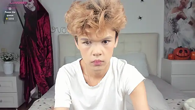 Snapshot of Felix_Rey chatting on October 2025 09:33:01 AM Felix Rey online show from October 2025 09:33:01 AM