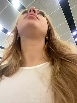 Snapshot of Sweet___Emily chatting on January 2025 02:10:02 PM Sweet   Emily online show from January 2025 02:10:02 PM