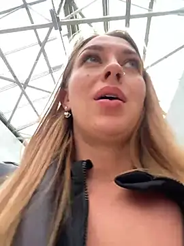 Snapshot of Sweet___Emily chatting on March 2025 01:32:02 PM Sweet   Emily online show from March 2025 01:32:02 PM