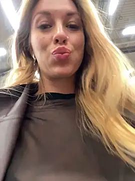 Snapshot of Sweet___Emily chatting on March 2025 05:13:01 AM Sweet   Emily online show from March 2025 05:13:01 AM