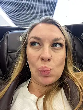 Sweet   Emily online show from November 2025 01:12:02 PM