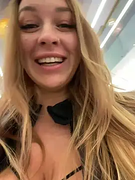 Snapshot of Sweet___Emily chatting on February 2025 02:53:02 PM Sweet   Emily online show from February 2025 02:53:02 PM