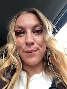 Snapshot of Sweet___Emily chatting on November 2025 12:42:02 PM Sweet   Emily online show from November 2025 12:42:02 PM