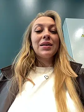 Snapshot of Sweet___Emily chatting on October 2025 01:56:02 PM Sweet   Emily online show from October 2025 01:56:02 PM