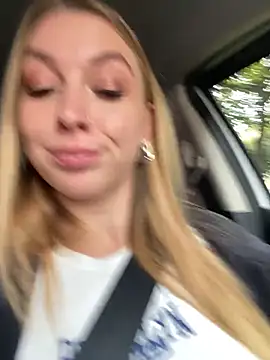 Snapshot of Sweet___Emily chatting on September 2025 02:12:01 PM Sweet   Emily online show from September 2025 02:12:01 PM