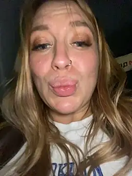 Snapshot of Sweet___Emily chatting on January 2025 05:30:01 PM Sweet   Emily online show from January 2025 05:30:01 PM