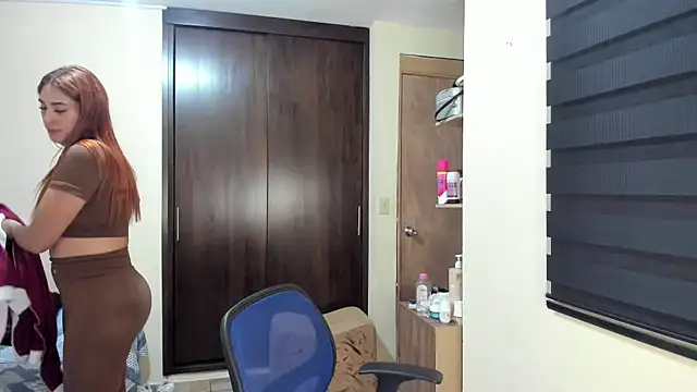 Amy Walker online show from December 2025 06:54:02 PM