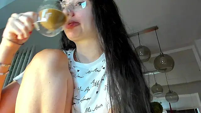 IreneVON online show from December 2025 06:15:01 AM