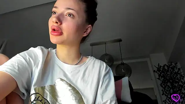 IreneVON online show from March 2025 03:48:02 PM