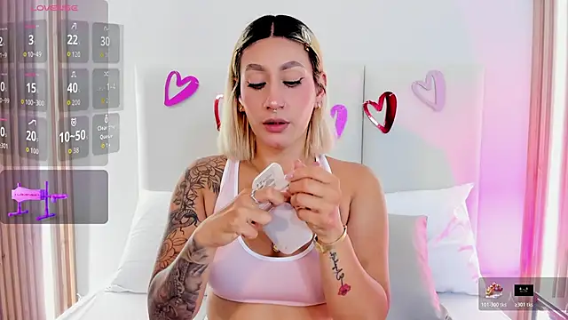 Emily robertss online show from February 2026 07:14:02 PM