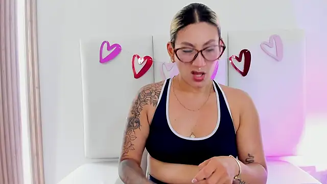 Emily robertss online show from February 2026 07:25:01 PM