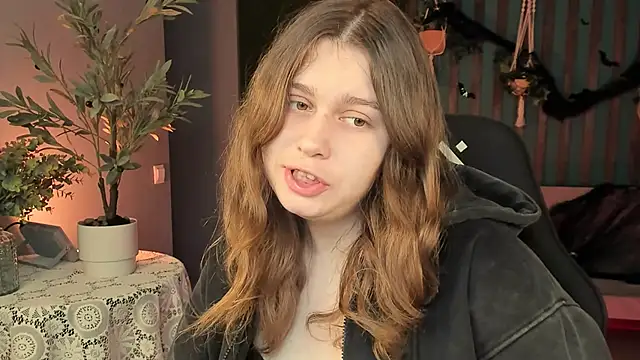 FioraMarmoris online show from October 2025 05:06:01 AM