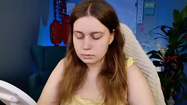 Snapshot of FioraMarmoris chatting on June 2026 05:19:01 AM FioraMarmoris online show from June 2026 05:19:01 AM