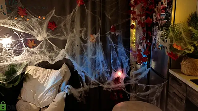 Eva Natsumi online show from October 2025 06:04:01 PM