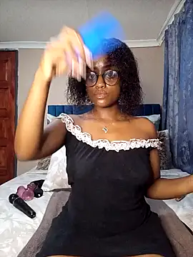 Snapshot of Queen-Chocolate chatting on January 2025 02:58:02 AM Queen-Chocolate online show from January 2025 02:58:02 AM