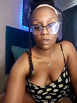 Queen-Chocolate online show from December 2025 02:06:02 PM