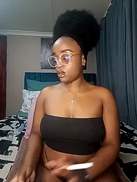 Snapshot of Queen-Chocolate chatting on September 2025 09:33:02 PM Queen-Chocolate online show from September 2025 09:33:02 PM