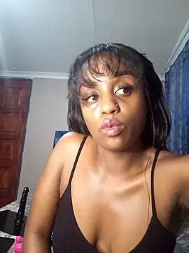 Snapshot of Queen-Chocolate chatting on March 2025 11:38:02 PM Queen-Chocolate online show from March 2025 11:38:02 PM
