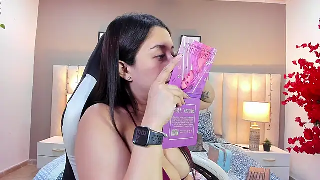 Snapshot of sara_parker069 chatting on October 2025 01:45:01 PM sara parker069 online show from October 2025 01:45:01 PM