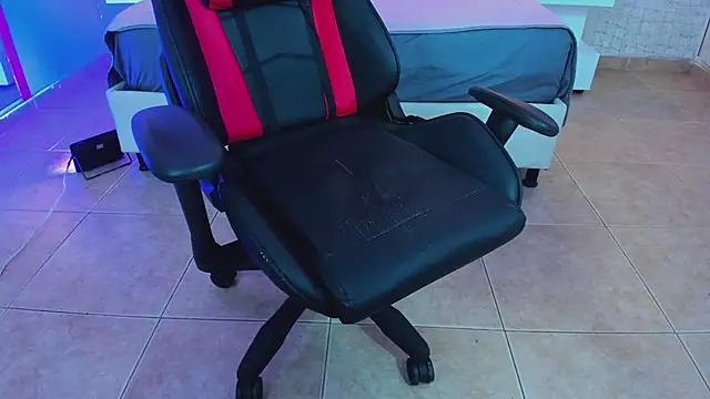 Snapshot of sara_parker069 chatting on February 2025 03:40:01 AM sara parker069 online show from February 2025 03:40:01 AM