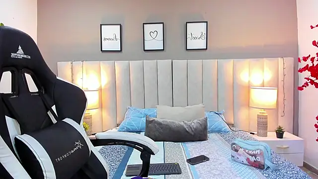 Snapshot of sara_parker069 chatting on October 2025 09:43:02 AM sara parker069 online show from October 2025 09:43:02 AM