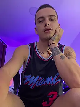 Snapshot of danny_42027 chatting on February 2025 07:45:02 AM danny 42027 online show from February 2025 07:45:02 AM